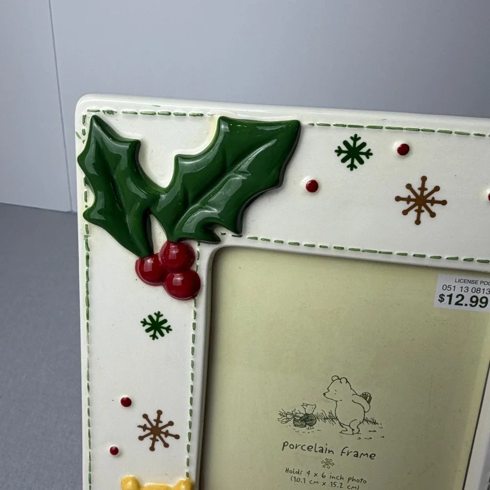 Disney Winnie‎ the Pooh Christmas Porcelain 4x6 Picture Frame 3D Holiday Joy